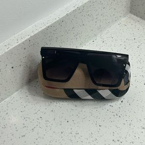 Woman’s Burberry Sunglasses